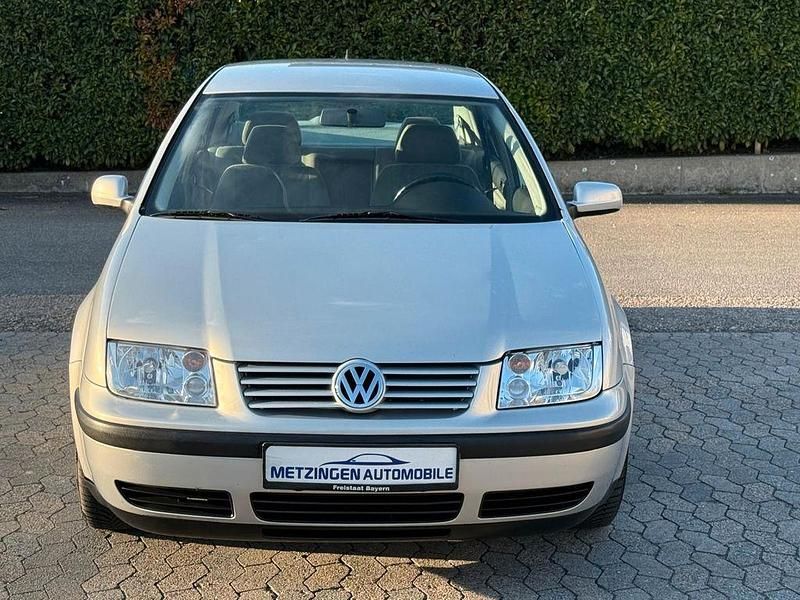 Second-hand VW Bora 101 CP (74 kW) 1999 Argintiu Berlinǎ