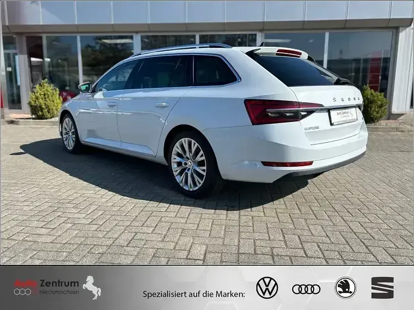 Gebraucht Skoda Superb Style 218 PS (160 kW) 2023 Weiß Kombi