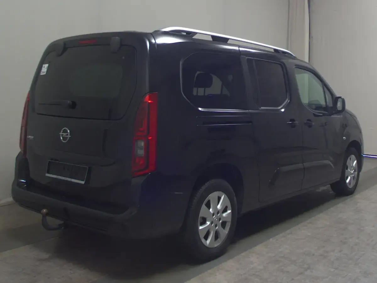 Gebraucht Opel Combo Life Innovation 131 PS (96 kW) 2020 Nacht schwarz/noir onyx Van / Kleinbus