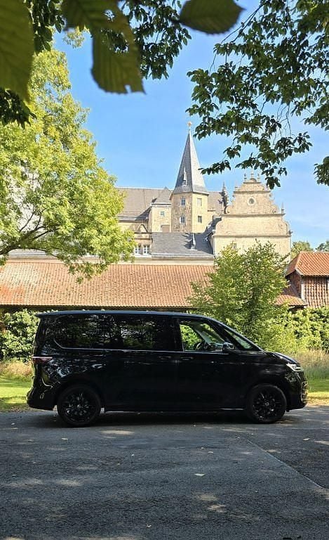 Gebraucht VW Multivan 150 PS (110 kW) 2025 Schwarz Van