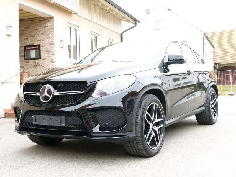 Schwarz Gebraucht 2018 Mercedes GLE350 AMG line Coupé | 42.128 € (Guter Preis) - Bild 1/4