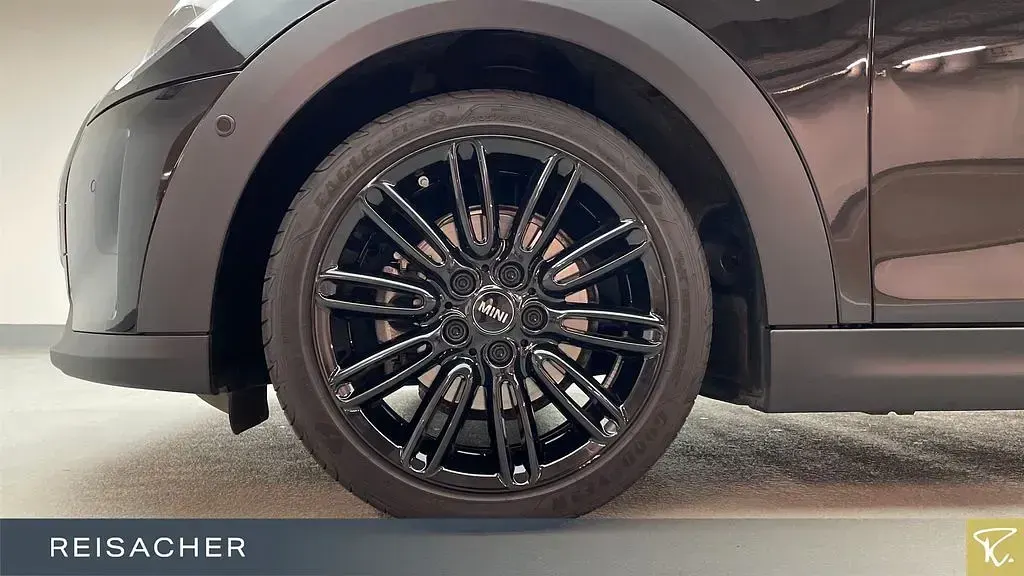 Gebraucht Mini Cooper Classic 136 PS (100 kW) 2023 Schwarz Kleinwagen