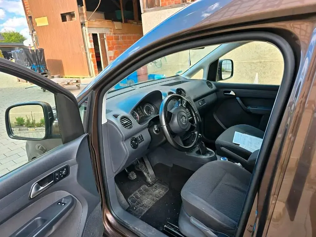 Gebraucht VW Caddy Maxi 102 PS (75 kW) 2012 Braun Van / Kleinbus