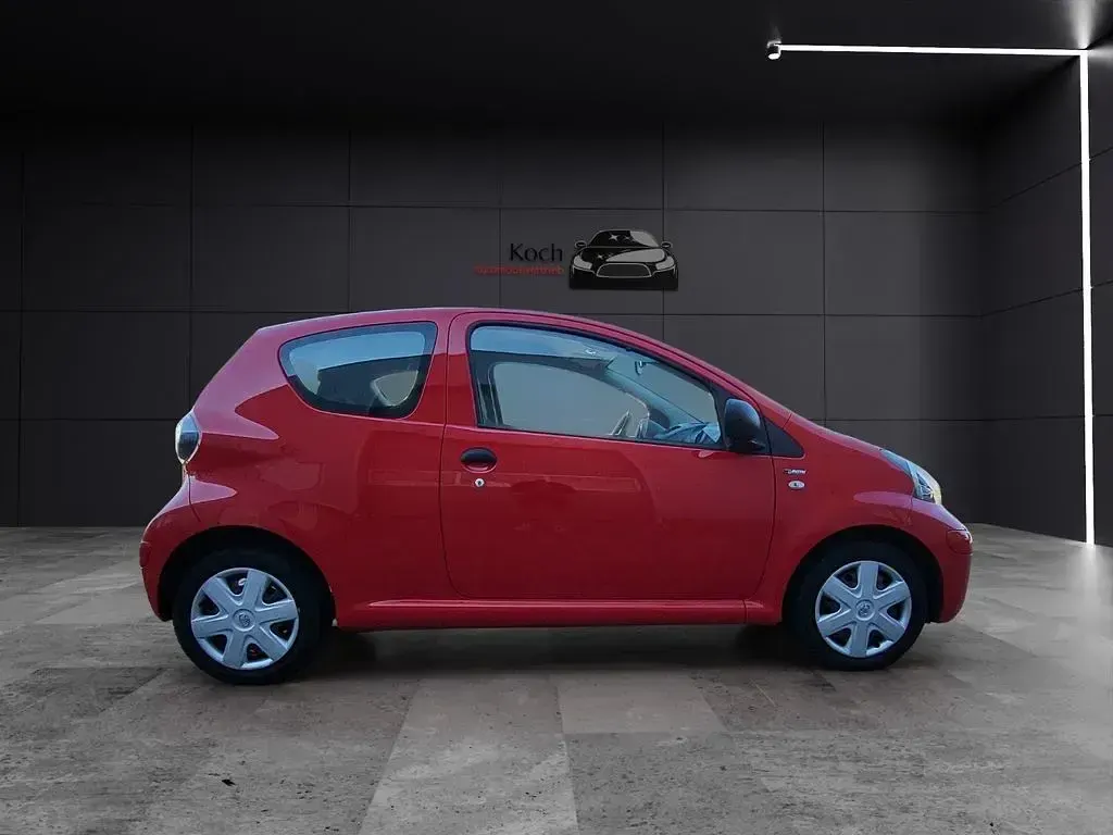Gebraucht Toyota Aygo City 68 PS (50 kW) 2010 Rot Kleinwagen