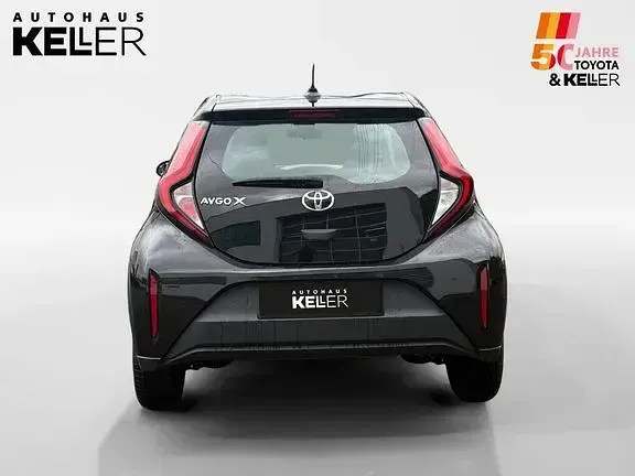 Gebraucht Toyota Aygo X X-play 72 PS (52 kW) 2023 Mysticschwarz mica metallic SUV