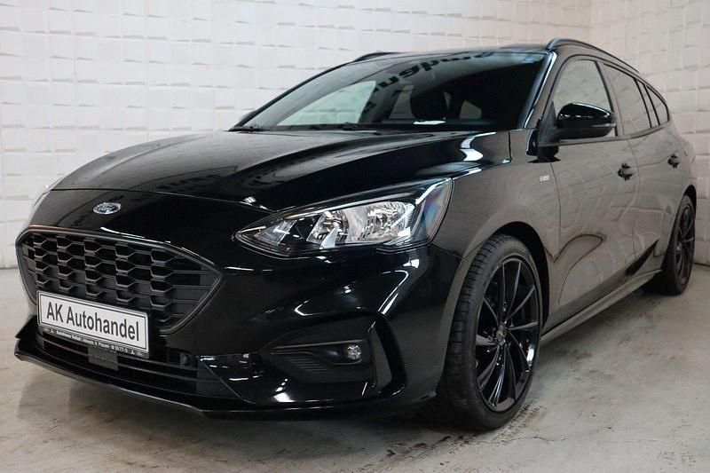 Schwarz Gebraucht 2019 Ford Focus ST-Line Kombi | 11.490 € (Fairer Preis) - Bild 1/4