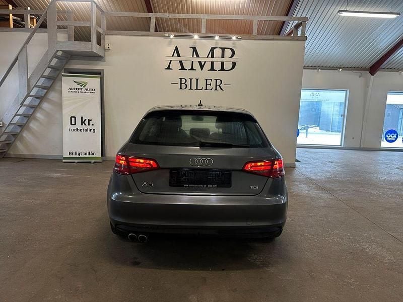 Gebraucht Audi A3 Sport 150 PS (110 kW) 2014 Grau Limousine