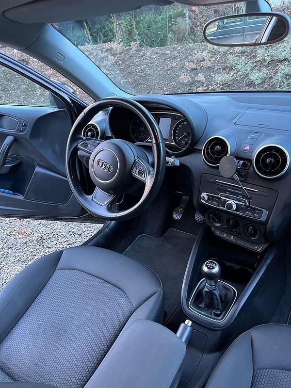 Gebraucht Audi A1 Sport 90 PS (66 kW) 2015 Schwarz Kleinwagen