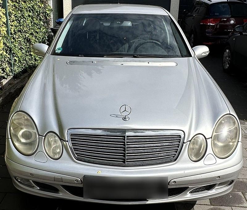 Gebraucht Mercedes E270 177 PS (130 kW) 2004 Silber Limousine