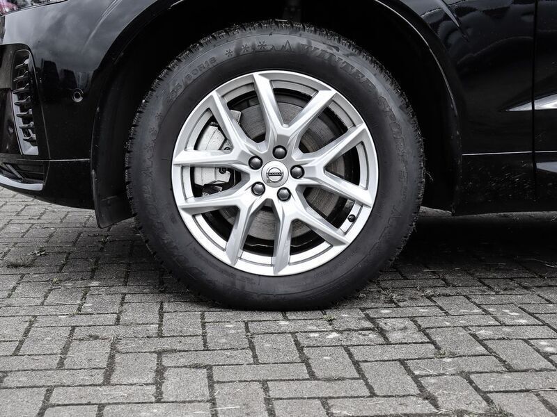 Gebraucht Volvo XC60 Plus 455 PS (334 kW) 2024 Onyx black / metallic SUV