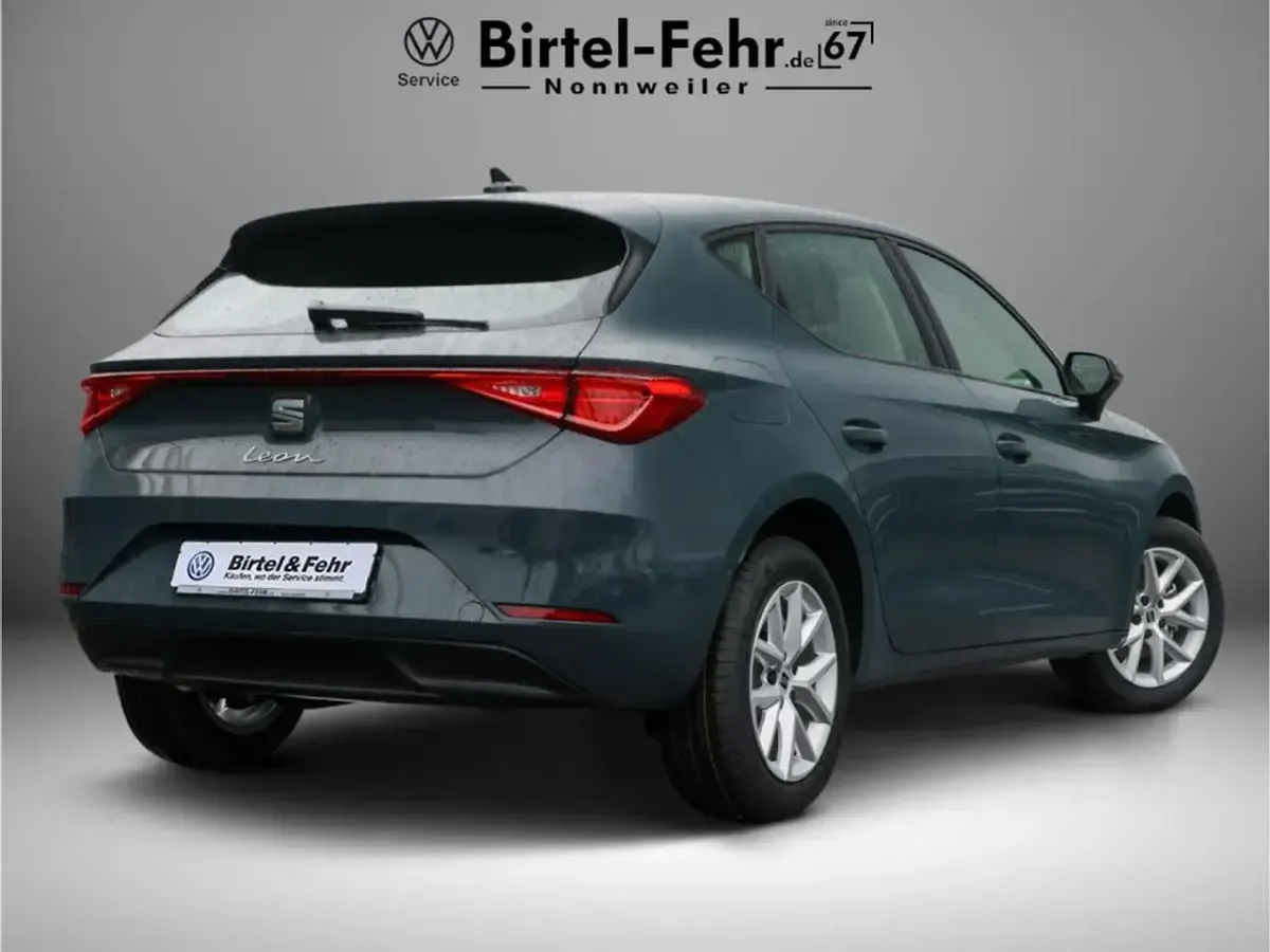 Neu Seat Leon Style 116 PS (85 kW) 2026 Blau Limousine