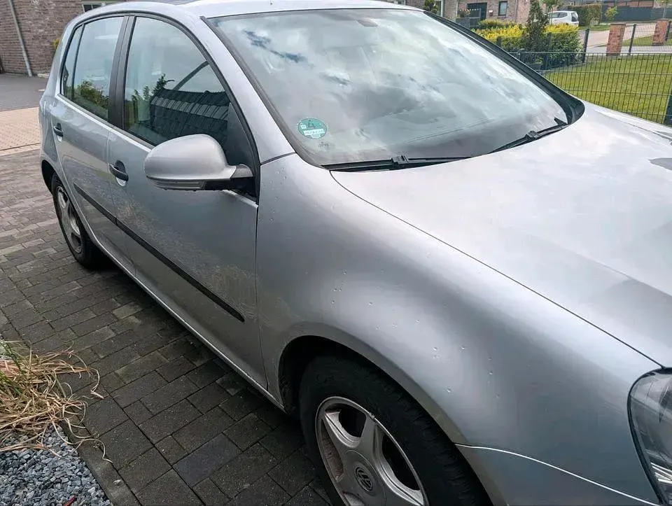 Gebraucht VW Golf V 75 PS (55 kW) 2004 Silber Kleinwagen