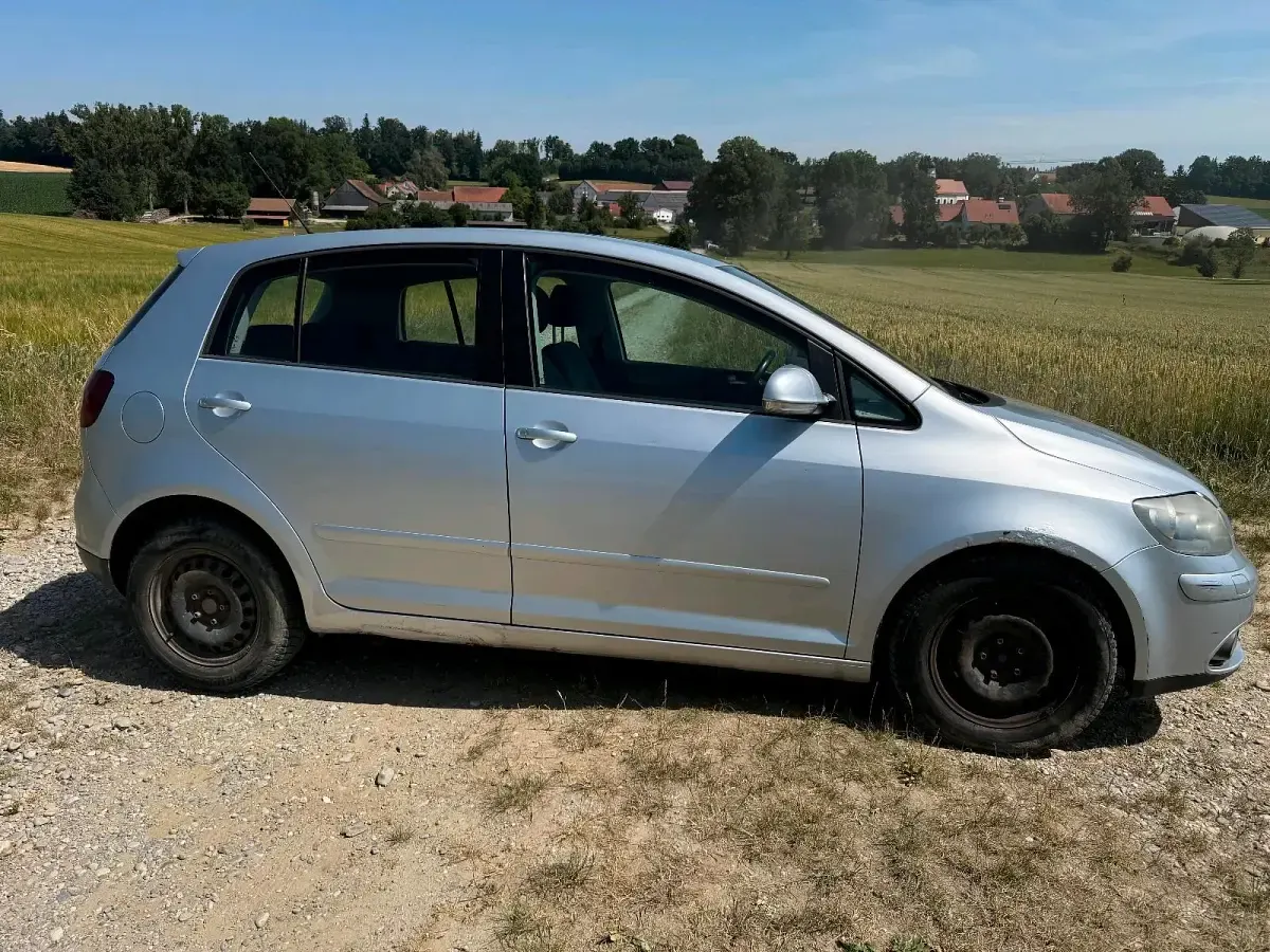 Gebraucht VW Golf V 102 PS (75 kW) 2005 Silber Kleinwagen