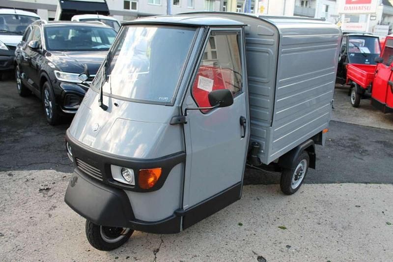 Grau Gebraucht 2024 Piaggio APE SUV | 8.890 € - Bild 1/4