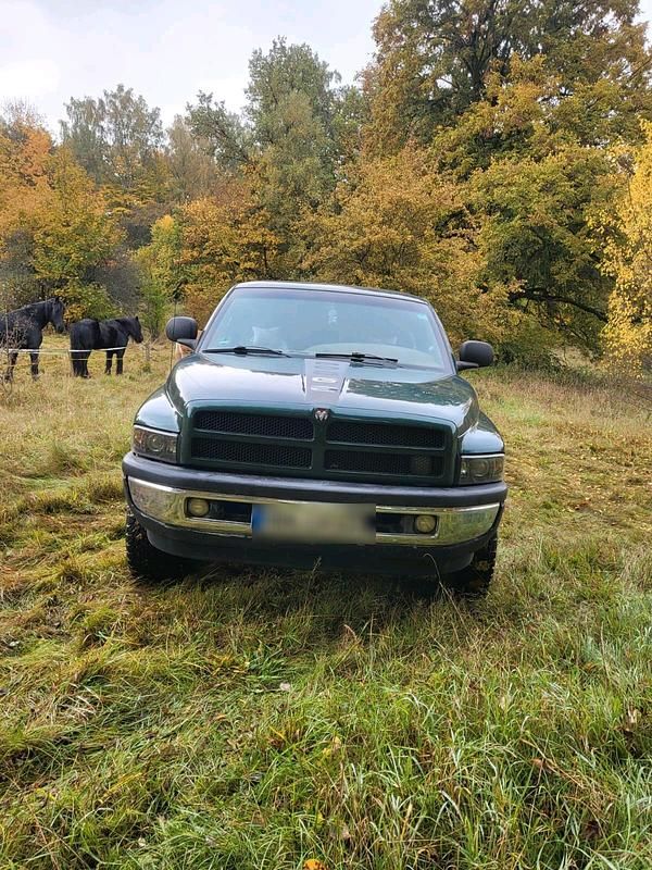 Grün Gebraucht 2000 Dodge Ram Abholung | 10.300 € - Bild 1/4