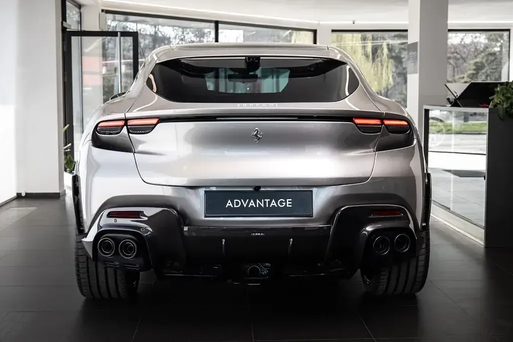 Neu Ferrari Purosangue 725 PS (533 kW) 2025 Grau SUV