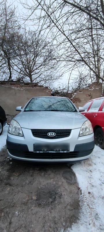 Gebraucht Kia Rio 97 PS (71 kW) 2009 Silber Kleinwagen