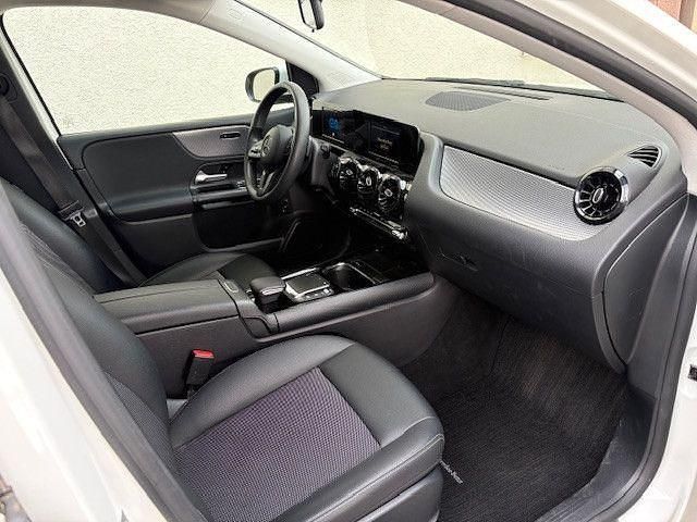 Gebraucht Mercedes B250e 218 PS (160 kW) 2021 Weiß Van / Kleinbus