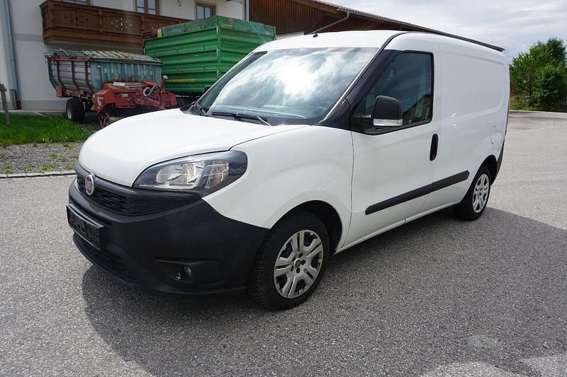 Weiß Gebraucht 2019 Fiat Doblò Van / Kleinbus | 7.900 € (Guter Preis) - Bild 1/4