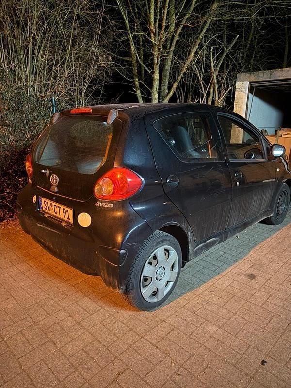Schwarz Gebraucht 2007 Toyota Aygo Kleinwagen | 550 € (Superpreis) - Bild 1/2