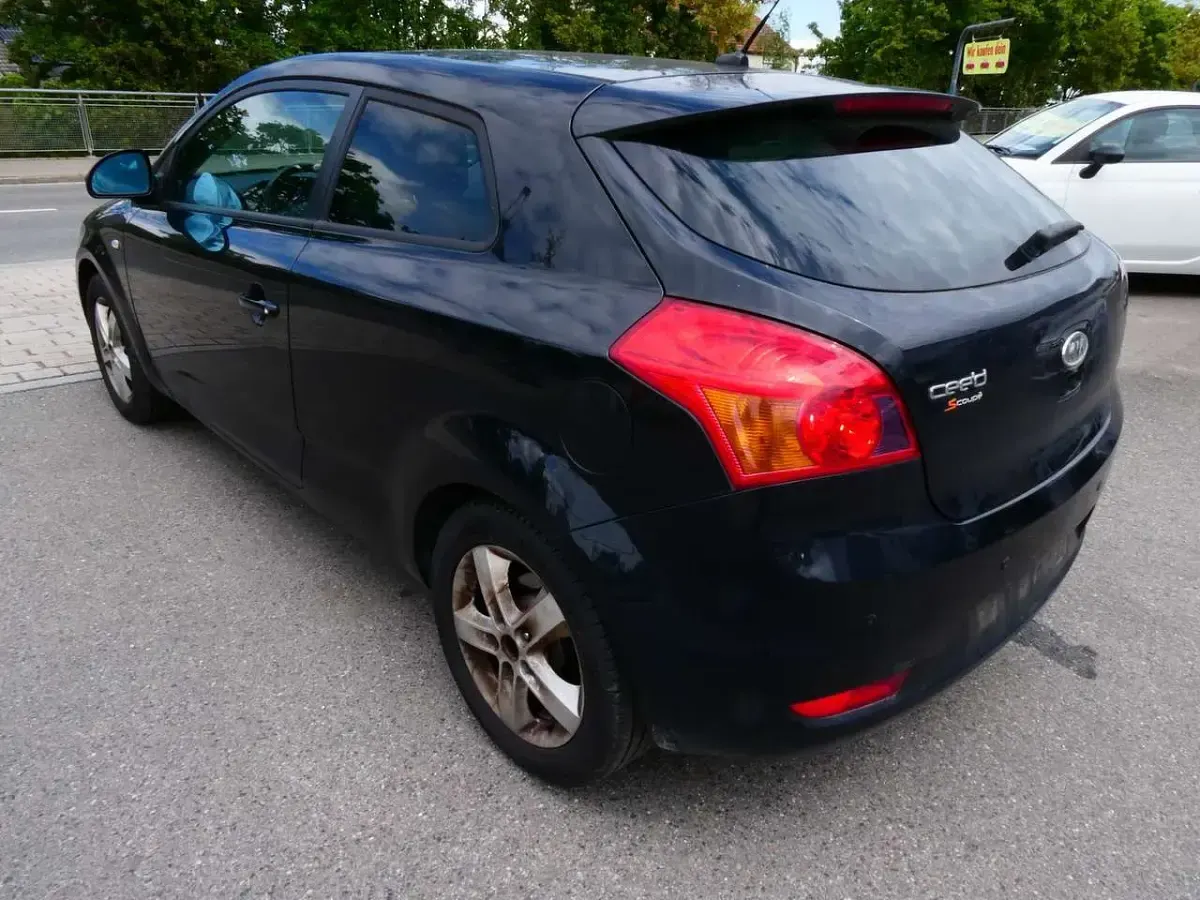 Gebraucht Kia Ceed 109 PS (80 kW) 2008 Schwarz Kleinwagen