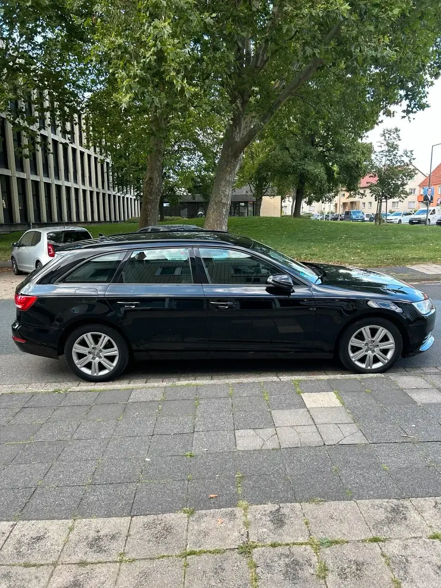 Gebraucht Audi A4 150 PS (110 kW) 2017 Schwarz Kombi