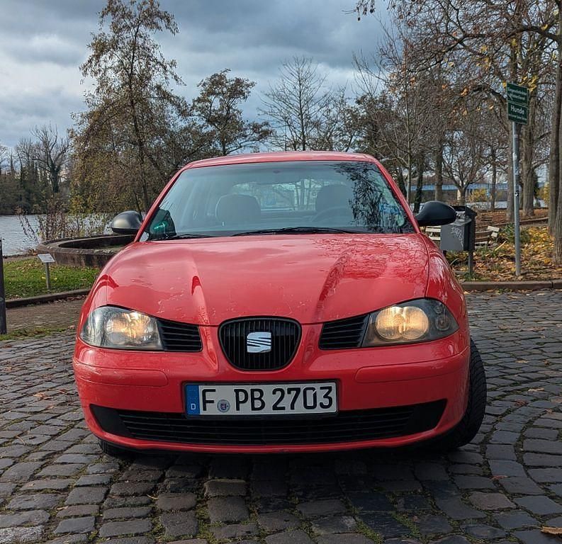 Rot Gebraucht 2004 Seat Ibiza Reference Limousine | 790 € (Guter Preis) - Bild 1/4