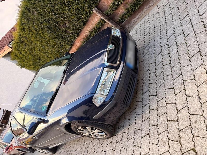 Gebraucht Skoda Octavia Classic 102 PS (75 kW) 2005 Blau Limousine