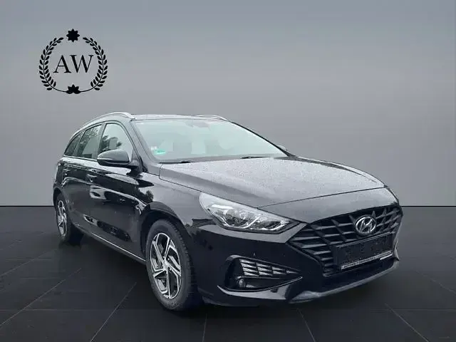 Gebraucht Hyundai i30 Trend 116 PS (85 kW) 2021 Schwarz Kombi
