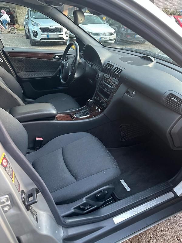 Gebraucht Mercedes C270 170 PS (125 kW) 2002 Silber Limousine