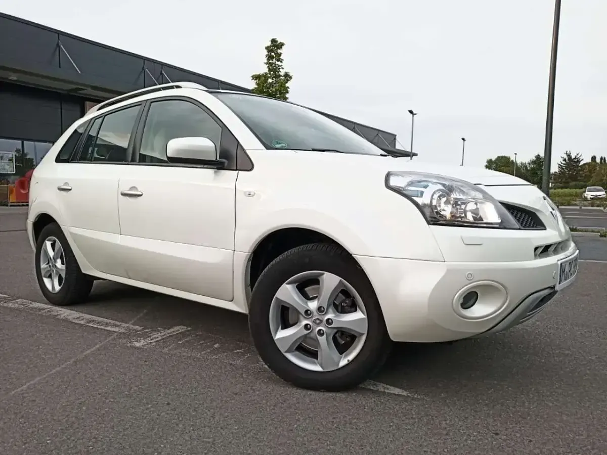 Gebraucht Renault Koleos Luxe 150 PS (110 kW) 2009 Weiß SUV