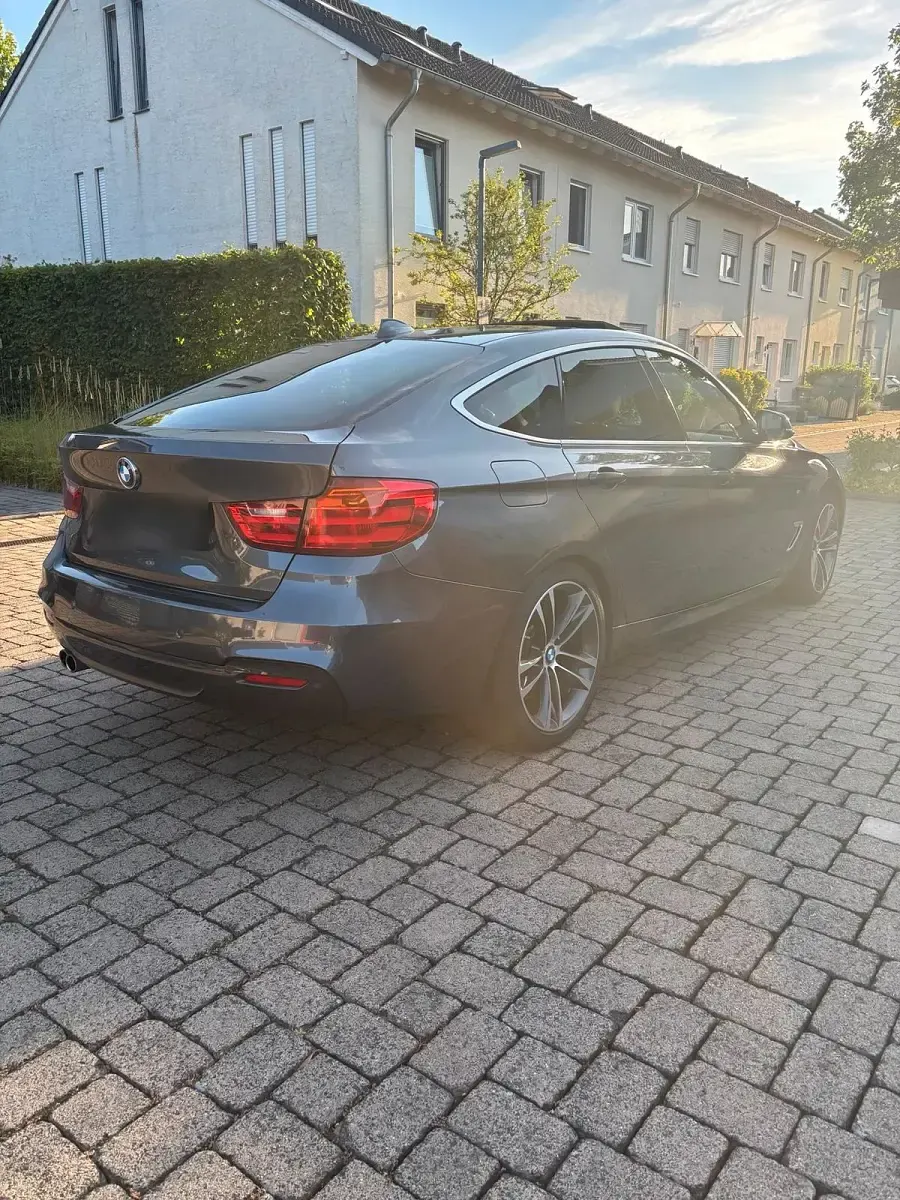 Gebraucht BMW 325 M Sport 218 PS (160 kW) 2015 Grau Limousine