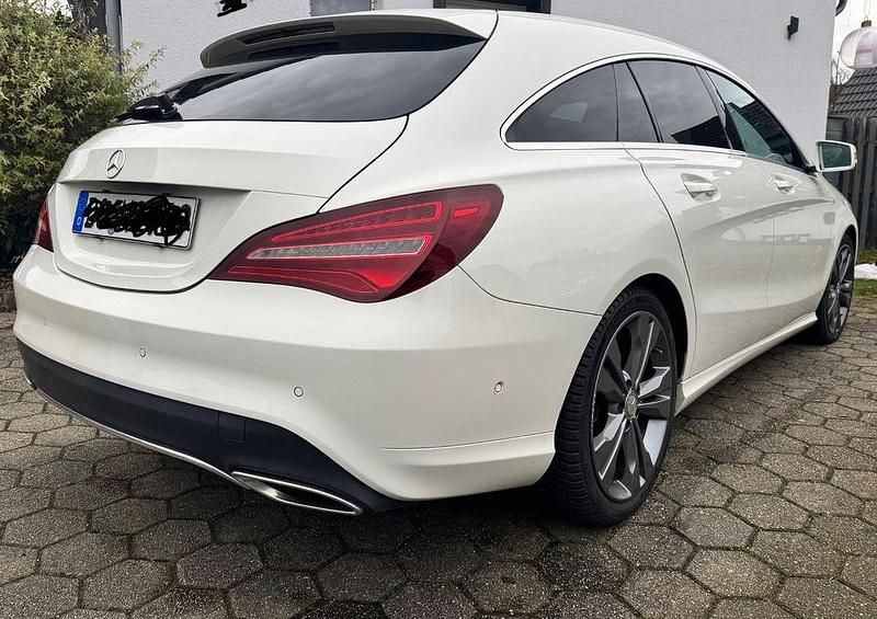 Gebraucht Mercedes CLA180 Shooting Brake 122 PS (89 kW) 2017 Weiß Kombi