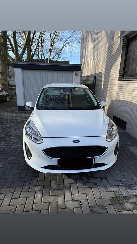 Weiß Gebraucht 2019 Ford Fiesta Trend Kleinwagen | 9.500 € (Guter Preis) - Bild 1/4