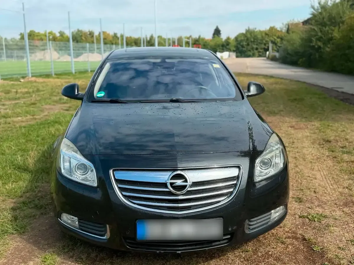 Gebraucht Opel Insignia 160 PS (117 kW) 2010 Schwarz Limousine