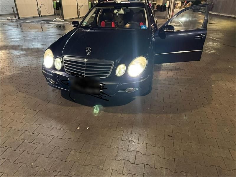Gebraucht Mercedes E320 224 PS (164 kW) 2008 Blau Kombi