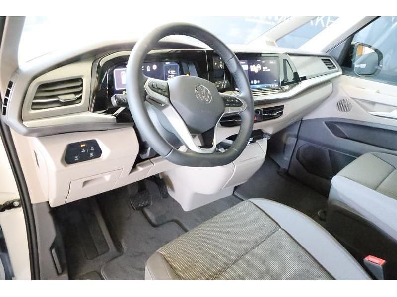Gebraucht VW Multivan Life 150 PS (110 kW) 2025 Weiß Van
