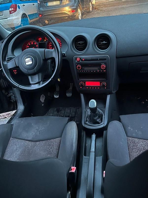Gebraucht Seat Ibiza 78 PS (57 kW) 2006 Schwarz Kleinwagen