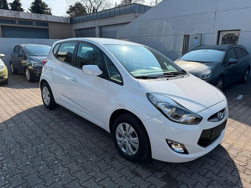 Gebraucht Hyundai ix20 Edition 90 PS (66 kW) 2013 Weiß Kleinwagen