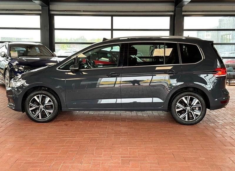 Gebraucht VW Touran Highline 150 PS (110 kW) 2020 Grau Van / Kleinbus