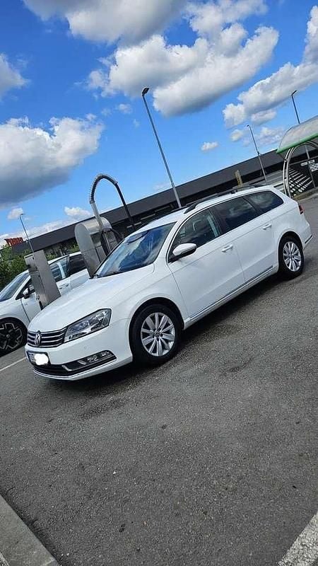 Gebraucht 2012 VW Passat Highline Limousine | 6.900 € (Etwas zu teuer) - Bild 1/4