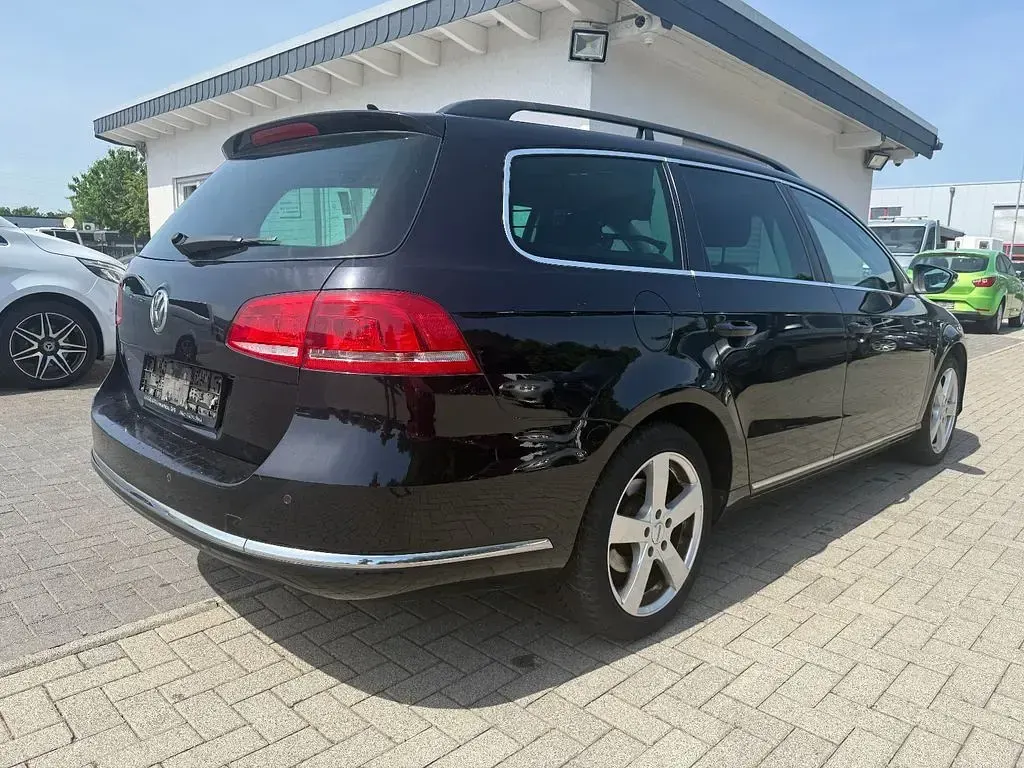Gebraucht VW Passat Comfortline 140 PS (102 kW) 2011 Schwarz Limousine