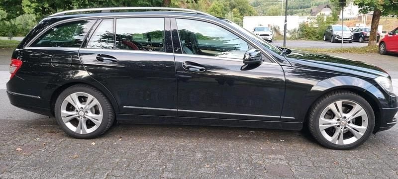 Schwarz Gebraucht 2010 Mercedes C220 Kombi | 4.800 € (Guter Preis) - Bild 1/4