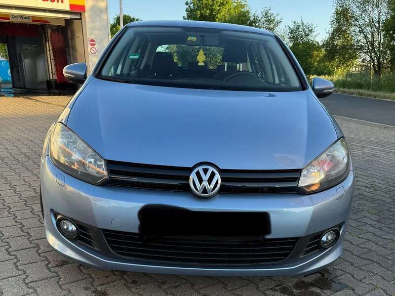 Blau Gebraucht 2011 VW Golf VI Comfortline Limousine | 5.399 € (Etwas zu teuer) - Bild 1/4