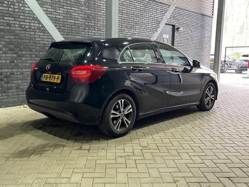 Gebraucht Mercedes A160 102 PS (75 kW) 2017 Schwarz Limousine