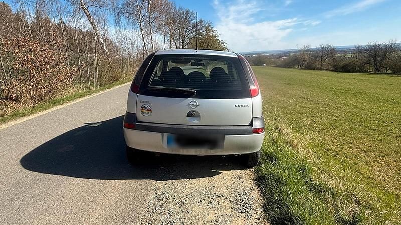 Gebraucht Opel Corsa 58 PS (42 kW) 2002 Silber Kleinwagen