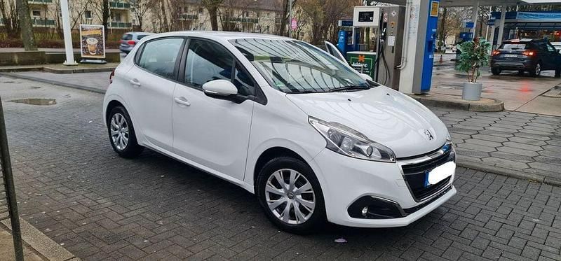Gebraucht Peugeot 208 Active 68 PS (50 kW) 2017 Weiß Kleinwagen