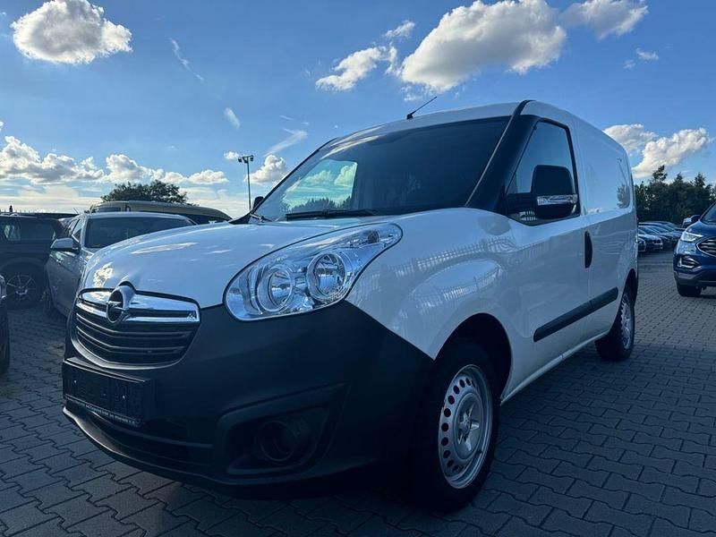 Weiß Gebraucht 2018 Opel Combo Van / Kleinbus | 5.899 € (Superpreis) - Bild 1/4