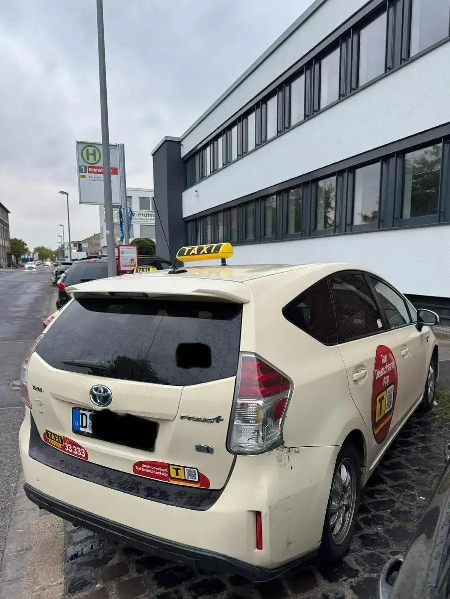 Gebraucht Toyota Prius+ Comfort 99 PS (72 kW) 2018 Gelb Van / Kleinbus