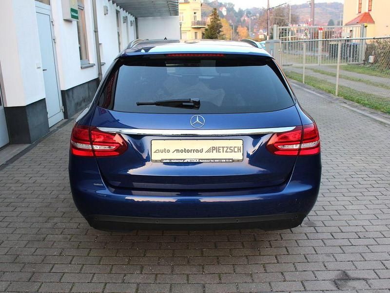 Gebraucht Mercedes C220 170 PS (125 kW) 2017 Brillantblau Kombi